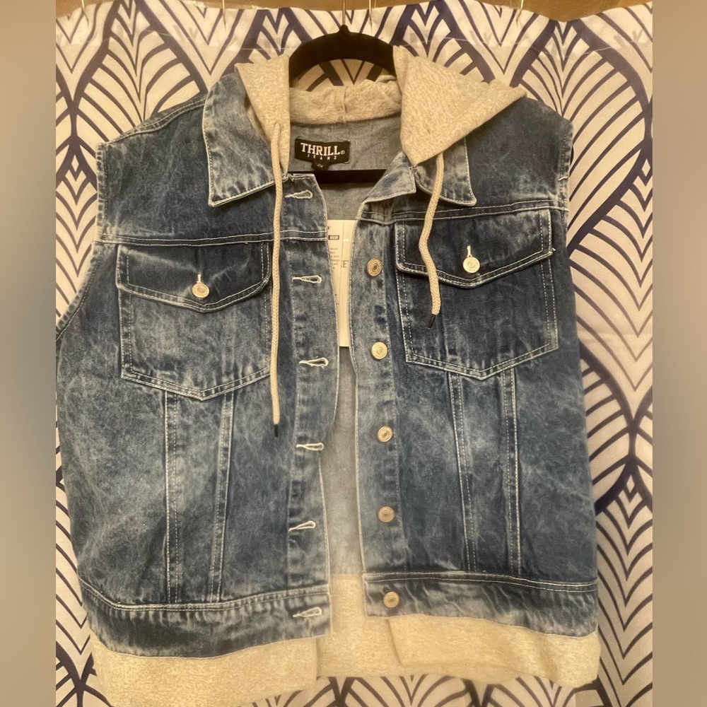 NWT Denim Vest With Hoodie…Size 2X…Trimmed In Grey